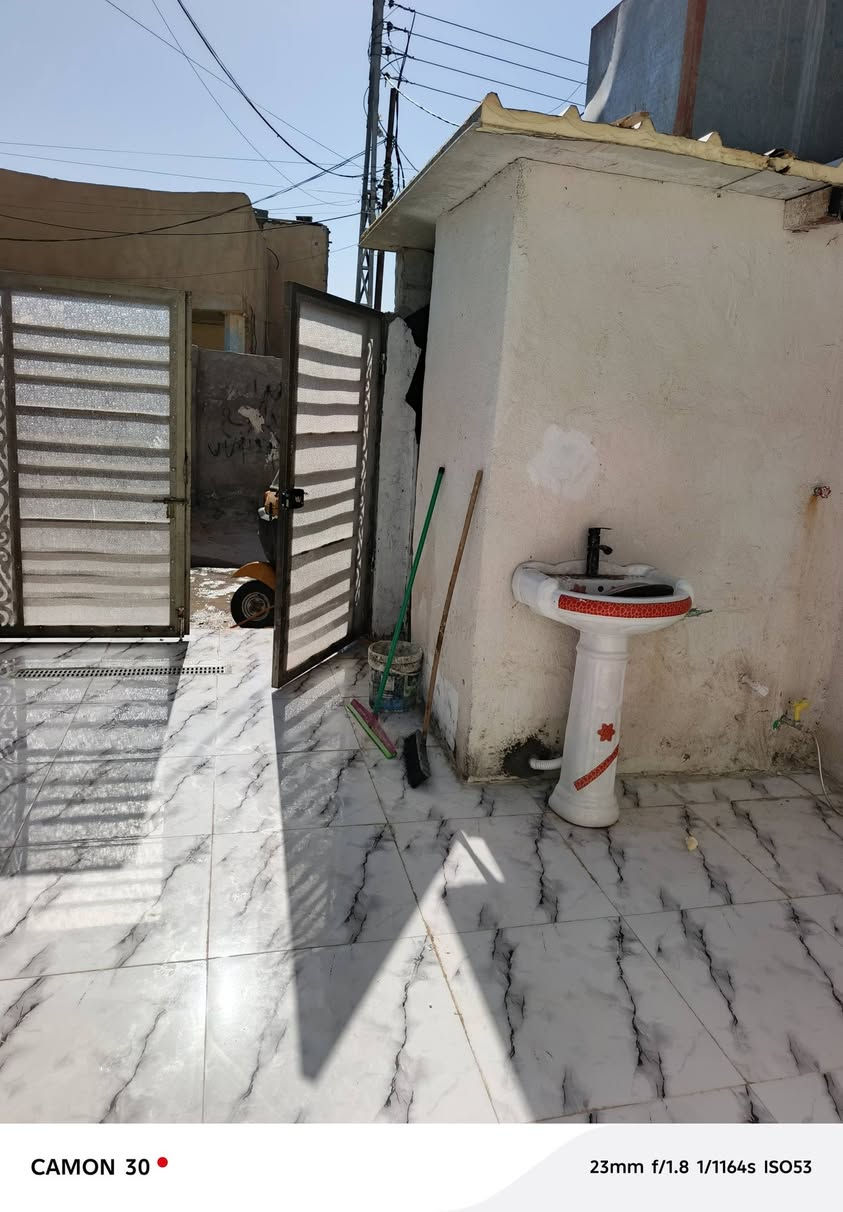 بيت للبيع في بوب الشام بدايه قريه ابو عليان ثالث فرع مساحه 100 يحتلو علا كراج و استقبال وصاله وغرفه وترك وصحيات
زراعي 17 كامل خدمات تبليط مجاري ماي كهرباء 
السعر 30 ‏//‪***********‬‏
