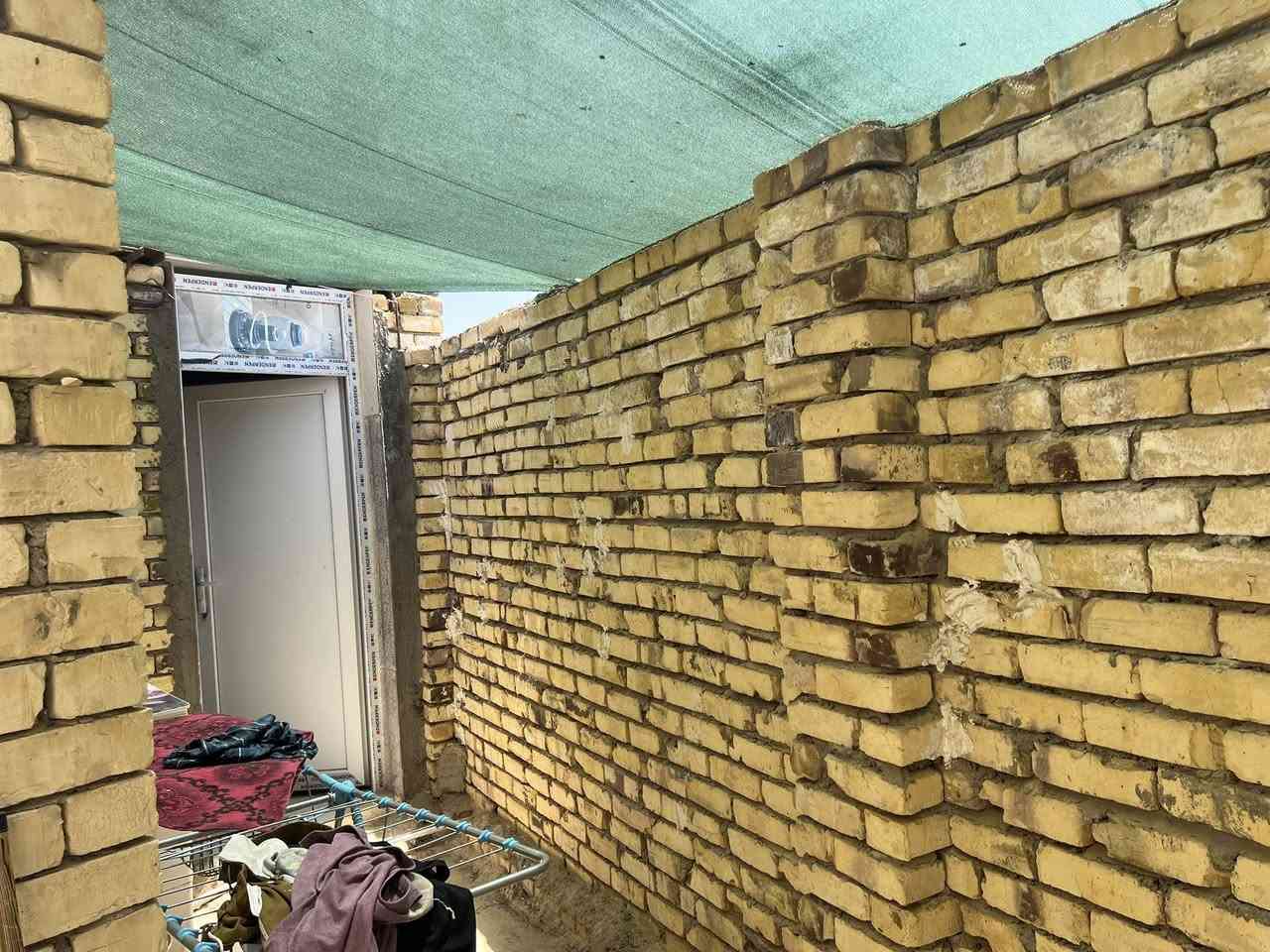 دار 🏠 للبيع 
المساحه 170م 
الموقع بابل المدحتيه حي بابل الزراعي 
يحتوي على غرف عدد 2
يحتوي على صاله 
يحتوي على مطبخ
استقبال 
مجمع صحيات داخليه وخارجيه 
البناء طابوق 🧱 الجمهوري 
السقف صب 
للاستفسار اكثر مراسله الصفحه او الاتصال على الرقم ***********
