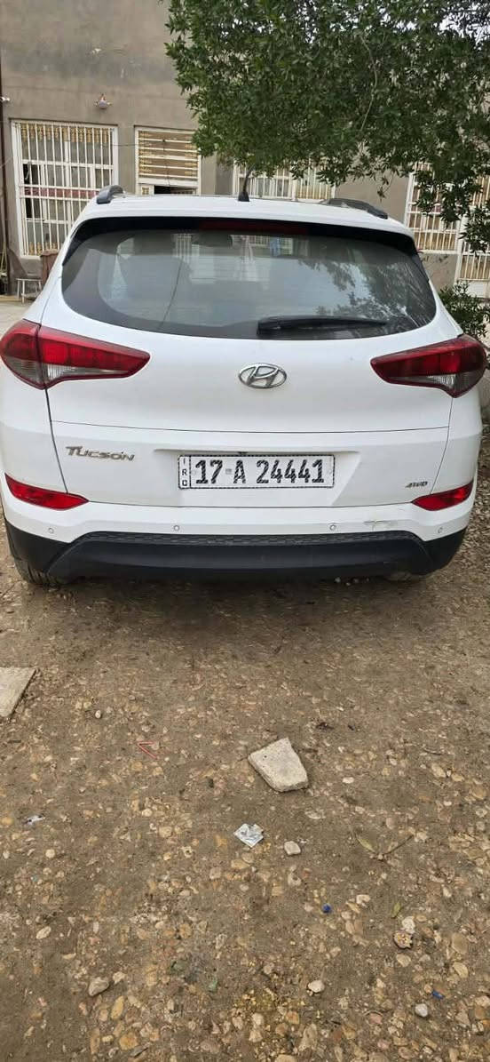 السلام عليكم مرخصت مدير الكروب توسان موديل ١٧ خليجي السيار حلوه مكينه كير حداديه تخم تاير تبريد ثلج السياره بيه حزام صبغ رقم دولي مثنى مكان السياره الديوانية سعره 120 وبيه مجال اني مكلف بنشره هاذ رقم صاحبه تصل ***********
