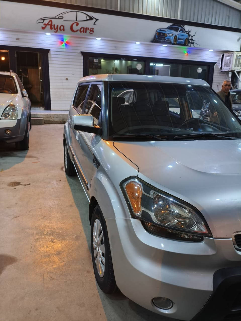 سلام عليكم سياره كيا صول للبيع موديل 2010كير عادي سياره نضيفه شبر صبغ بل صندوق فقط دفتر بازين موجوده رقم كركوك ومكان سياره بكركوك السعر 72 وللأستفسار الرقم ***********
