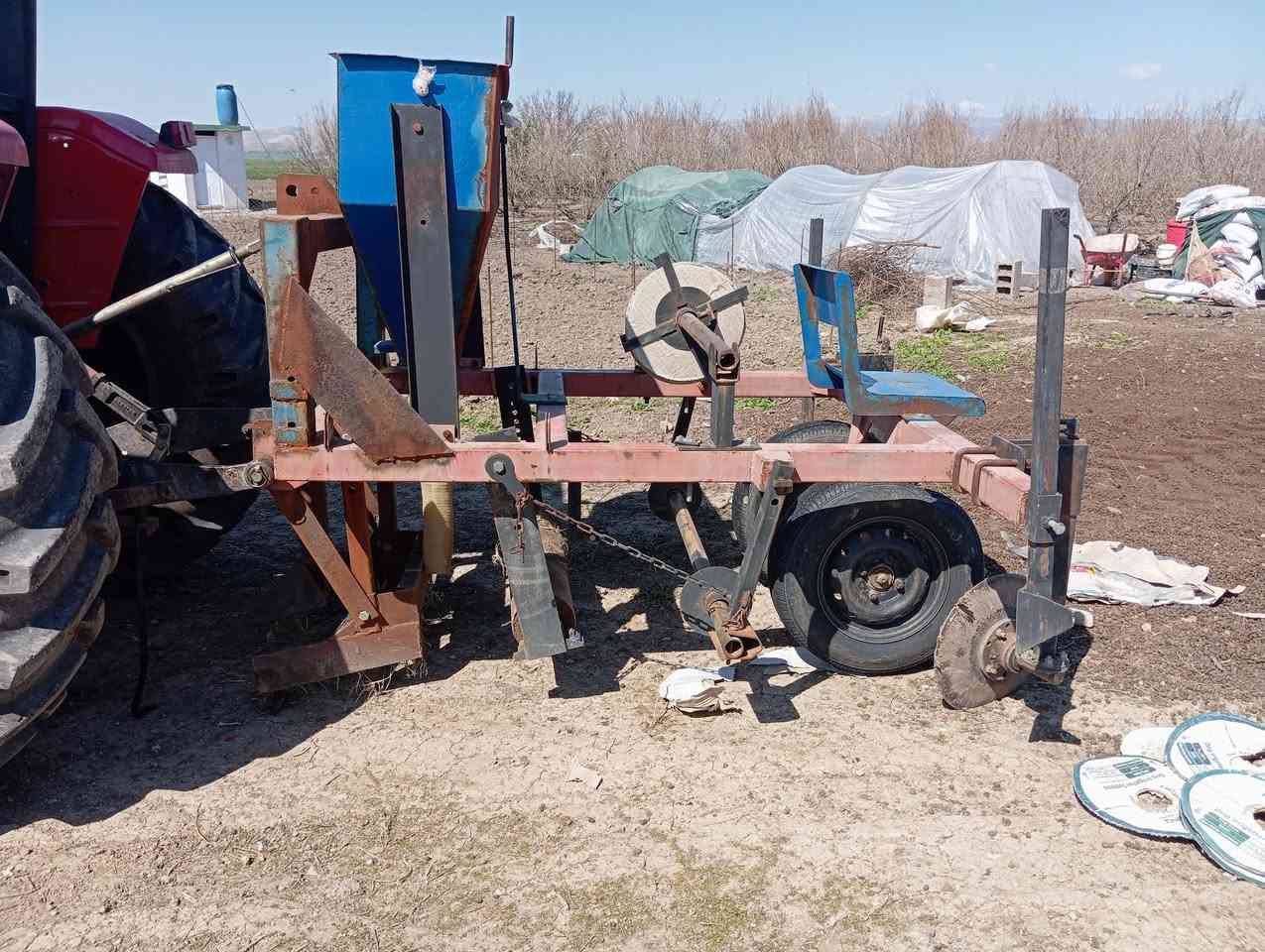 لایلۆن ڕاخەر بۆ فرۆشتن شوێن شارەزوور
***********
