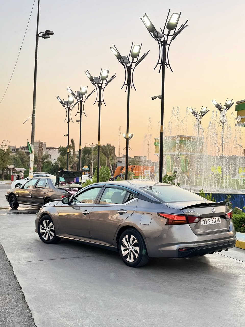 التيما 2022 وارد أمريكي / رقم بغداد  بأسمي شرط التحويل  رقم الدولي الجديد هزه وفحص  كله جديد
محرك مكفول 🔧 / كير مكفول
باتري جديد
صدر ع الوكاله كامل 
ماشيه 38mi
 حادث السياره   خلفي جاملغات خلفي وتبديل قبغ جنطه والباقي كفاله عامه شرط   بدون تبديل  ع وضع الشركه        (باقي السيارة وكالة)
مواصفات السيارة S بس تجي داخل اسود ملكي شاشه جبيره كشن كهرباء. 
محرك 2.5 لتر / 4 سلندر اقتصادي وقوي تنفس طبيعي 
شاشة لمس وسطية 8 إنج مع بلوتوث و USB وكار بلي  
سستم كامل سبورت رياضي 
كاميرا رجوع خلفية 
كشن كهرباء
نظام سبورت
لايت زنون +لد نهاري 
ستيرن رياضي D + كاربون فايبر 
بصمه تشغل وبصمه ابواب
مثبت سرعه  
رادار امامي وخلفي وجانبي 
توقف ذاتي وخروج ع المسار 
نظام أمان حديث (ABS / Airbags)
تصميم أنيق ورياضي بلون الاسود القطران      
سيارة كاملة مكملة تجي تفحص وتشوف بعينك كعدتها حلوه وسيارة ما تصرف عليها كلشي سعر وبيه مجال جدا بسيط   
مكان السياره بغداد الاعظمية
 
السعر 130 عارضها بسعر كلش مناسب 
***********

