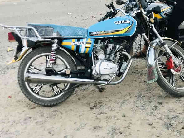 سولنك موديل2022وضع شركه
محرك شرط لاصرف ولا بخار
كهربائيات كلها شغاله سلف
دبلات بلادية سويج بلادي
تايرات جدد باتري جديد منفيس بي 
السعر:500وبي مجال للشراي 
للاستفسار/***********
