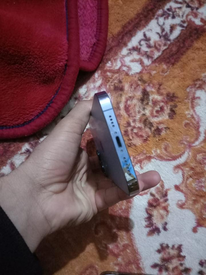 السلام عليكم 
١٣بروماكس للبيع
ذاكره ٢٥٦ بطاريه ٨٥
امريكي مامبدل بي شي بس ضهره مكسور 
كرتونه ويا وكيبل
مكاني القاسم

*********** واتساب
