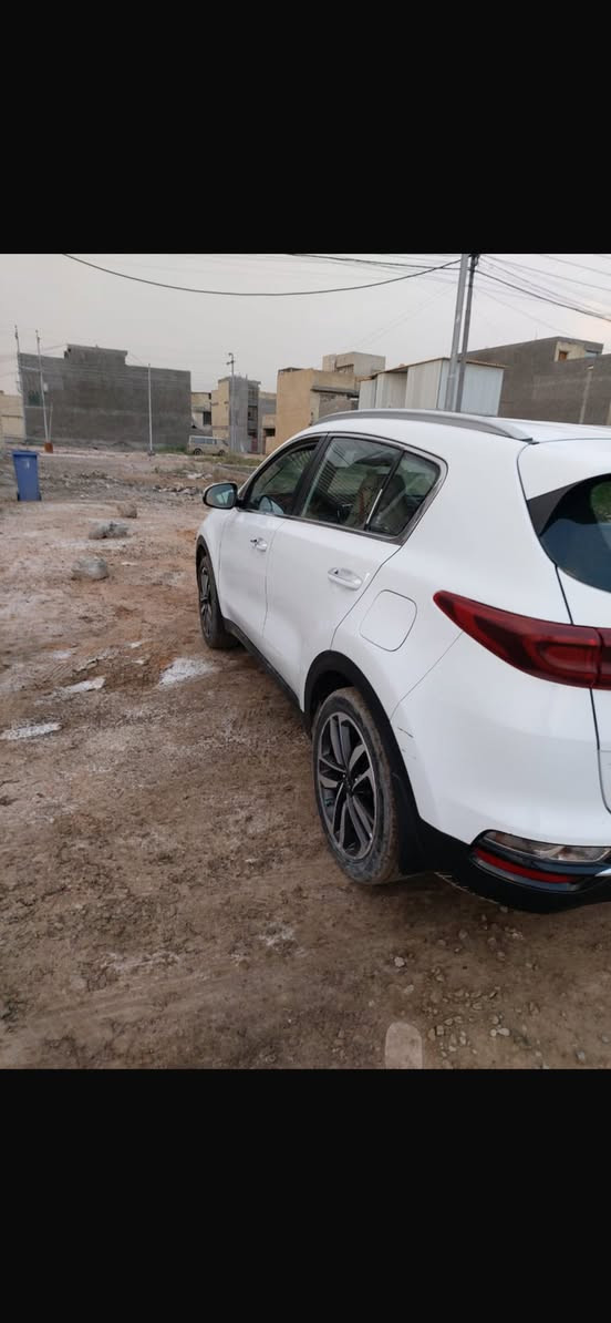 السلام عليكم
كيا سبورتج 2020 باسمي ماشيه 80 آلف السياره بيها صبغ كد شبر بالدعاميه الخلفيه وبيها بارد بسيط السياره بصمه ترحيب السعر 200 وبيها مجال بسيط 
مكاني بغداد الشعب 
***********
