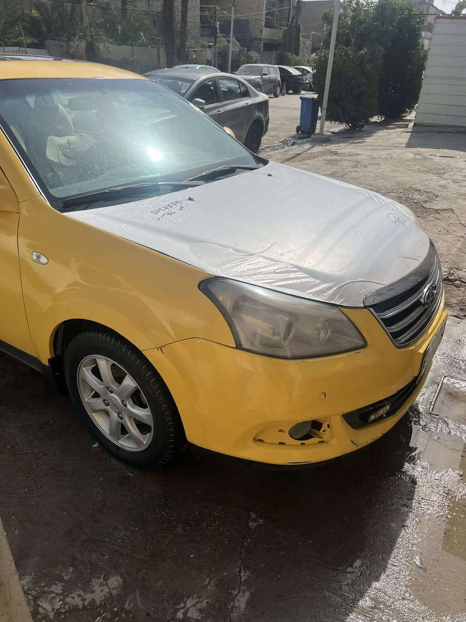 السلام عليكم شيري 2014سياره جديده ابمعنه الكلمه علي دينا من الشركة رقم بغداد مكينه وكير جديد بلادي 
سياره جاهزه صدر تخم تايرات جديده
كير اوتماتيك بلادي 
سياره بلاديه بدون ضربه 
السعر 38
مكان بغداد الشعب 
الرقم ***********
