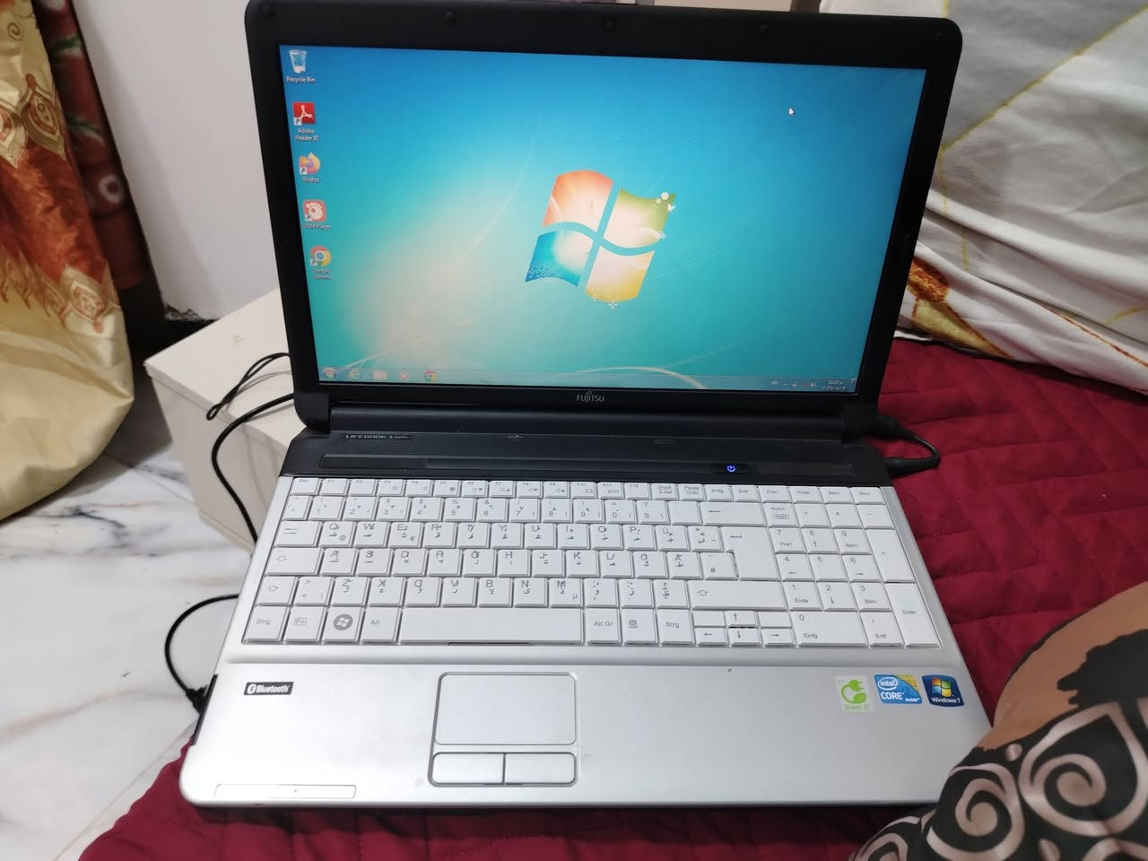 سلام عليكم لابتوب ياباني مستعمل قليل Fujitsu Lifebook A-Series
ب175


**إذا كنت صاحب هذا الإعلان وتريد حذفه لأي سبب، رجاءا أرسل رسالة إلى الدعم الفني**