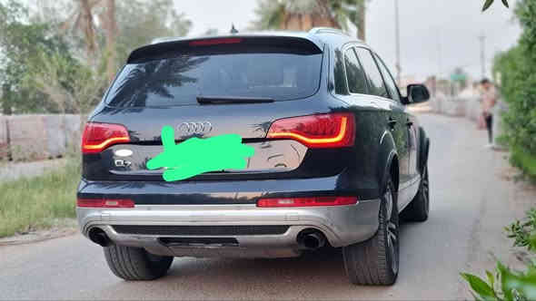 سلام عليكم Q7 موديل 2012 بغداد انگليري 
محرك وصدر جدد بيهه قطع صبغ فقط بدون معجون كهربائيات كلهه شغاله وحلوه  مكانهه بغداد بيع او مراوس بصالون  وارد امريكي السياره حادثهه سرقه بنيد وجاملغات ثنين ***********
١٣٥ $
