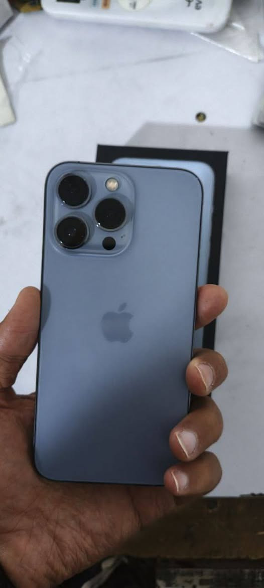 ايفون 13 برو نضافته٩٩ ٪ ما بدل بي شي كفاله كارتون ويه كيبل فقط  بطاريته ٩١  سعره 550 الف   الشراي يتصل ***********
