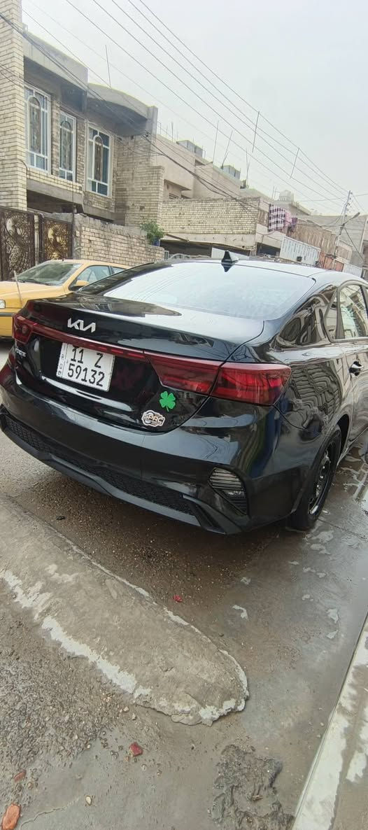 فورتي 24 باسمي رقم بغداد  حادث فقط بارد بدون صبغ وبدون ايرباك  موصفات نص فول ماشيه 22 محرك 2000 دوش مكان بغداد استفسار اتصل ***********
