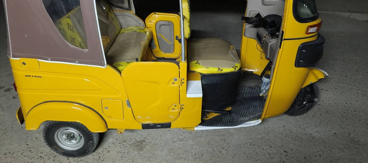 22 شهر 8 رقم وسنويه مكفوله مكينه بستم مبدل تخم تاير حداده ما ذب عليهه ربع جاهزه مال جناي رجان مو شراي لا تخابر مكاني العرضات حي الغدير ***********
