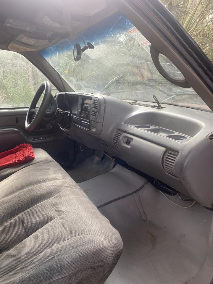 يالله حمسي 96 رقم صلاح الدين سنوية 29 تحويل ثاني يوم تخم تاير حدادية جديدة داخلهة جديدة مكينة لا تبخير ولا تنقص  بس بيهة لاستيك ولف   بيع مستعجل كلش السعر 25 ورقة ***********
