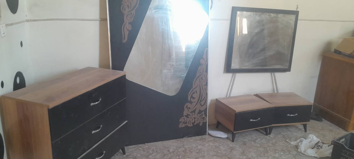 غرفة تركيه للبيع ٥قطع 
***********
