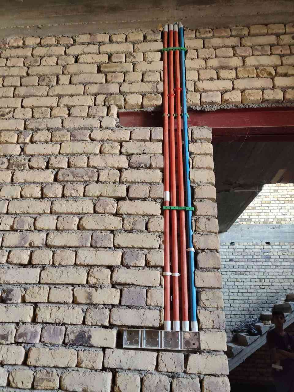 🔌⚒️ تنفيذ تأسيسات كهربائية متكاملة حفر الجدران باستخدام الكوسرة
تحديد المسارات بدقة عالية باستخدام الليزر
تثبيت بايب كهرباء نظامي وتثبيت محكم
🏠 المنظومات المنفذة داخل البيت:
⚡ منظومات تبريد
🌐 منظومة إنترنت وشبكات
📷 منظومة كاميرات مراقبة
☀️ منظومة طاقة شمسية
📐 شغلنا مطابق للمواصفات الهندسية
🧼 دقة، نظافة، والتزام بالتنفيذ
📩 للتواصل والاستفسار: راسلنا عالخاص أو الاتصال على 
***********
#تأسيسات_كهرباء #كوسرة #ليزر #سمارت_هوم #كاميرات #طاقة_شمسية
