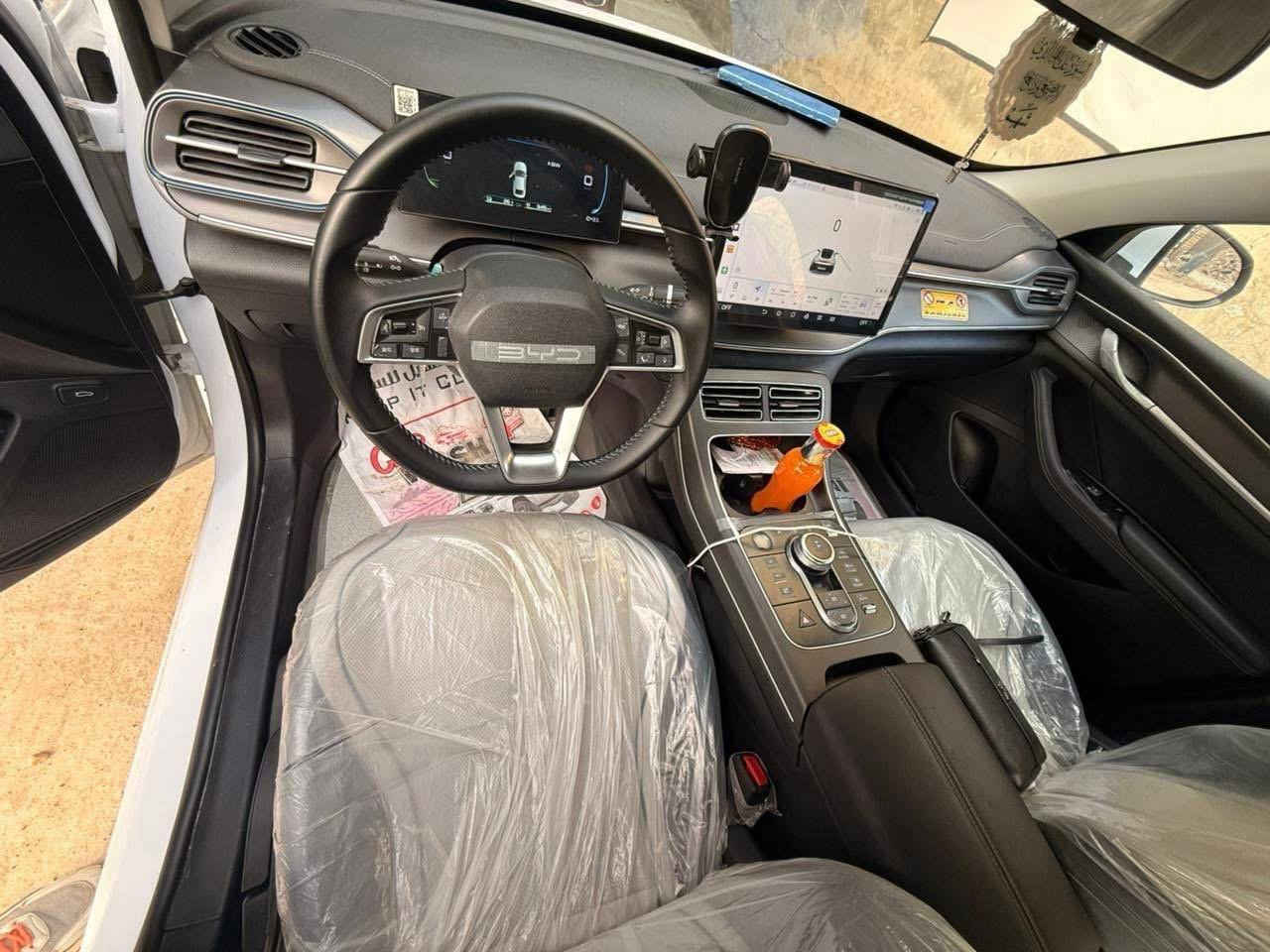 زيرووو Destroyer (بي واي دي دستروير) موصفات خليجي أستيراد خاص فتحة سلايد روف 
سنة الصنع: 2025
عداد المسافة: صفر كيلومتر (زيرو)
الجديد كلياً
المواصفات العامة:
• حجم المحرك: 1500cc
• سيارة سيدان مدمجة
• نظام هايبرد PHEV
• تجمع بين محرك بنزين ومحرك كهربائي
• بطارية ليثيوم شفرة BYD تدعم الشحن السريع
• سعة خزان الوقود: 44 لتر
• مدى سير يصل إلى 1200 كم
التقنيات والأنظمة:
• كير أوتوماتيك
• Auto Stop
• Auto Hold
• مانع تزحلق
• 3 أنظمة للقيادة
• مثبت سرعة Cruise
• تشغيل عن بعد
• تشغيل بصمة مع كارت دخول ذكي
• هند بريك بصمة
الداخلية والراحة:
• مقاعد جلد رياضية
• شاشة دوّارة 12.8 إنش
• شاشة ذكية تدعم جميع البرامج
• نظام ملاحة مع تحديثات OTA
• نظام صوتي 6 سماعات مع ميزة الكاريوكي
• مقصورة عازلة للصوت
السلامة والمظهر الخارجي:
• حساسات خلفية
• كاميرا خلفية دوّارة
• لايت زينون
• LED نهاري
• Back Light LED
• تصميم عصري بمصابيح LED
مكان السيارة . الأنبار الرمادي 
للأستفسار اتصال زيرووو Destroyer (بي واي دي دستروير) موصفات خليجي أستيراد خاص فتحة سلايد روف 
سنة الصنع: 2025
عداد المسافة: صفر كيلومتر (زيرو)
الجديد كلياً
المواصفات العامة:
• حجم المحرك: 1500cc
• سيارة سيدان مدمجة
• نظام هايبرد PHEV
• تجمع بين محرك بنزين ومحرك كهربائي
• بطارية ليثيوم شفرة BYD تدعم الشحن السريع
• سعة خزان الوقود: 44 لتر
• مدى سير يصل إلى 1200 كم
التقنيات والأنظمة:
• كير أوتوماتيك
• Auto Stop
• Auto Hold
• مانع تزحلق
• 3 أنظمة للقيادة
• مثبت سرعة Cruise
• تشغيل عن بعد
• تشغيل بصمة مع كارت دخول ذكي
• هند بريك بصمة
الداخلية والراحة:
• مقاعد جلد رياضية
• شاشة دوّارة 12.8 إنش
• شاشة ذكية تدعم جميع البرامج
• نظام ملاحة مع تحديثات OTA
• نظام صوتي 6 سماعات مع ميزة الكاريوكي
• مقصورة عازلة للصوت
السلامة والمظهر الخارجي:
• حساسات خلفية
• كاميرا خلفية دوّارة
• لايت زينون
• LED نهاري
• Back Light LED
• تصميم عصري بمصابيح LED 
السعر 153$ وبيها مجال بسيط للشراي
للأستفسار اتصال او واتساب ‭***********
