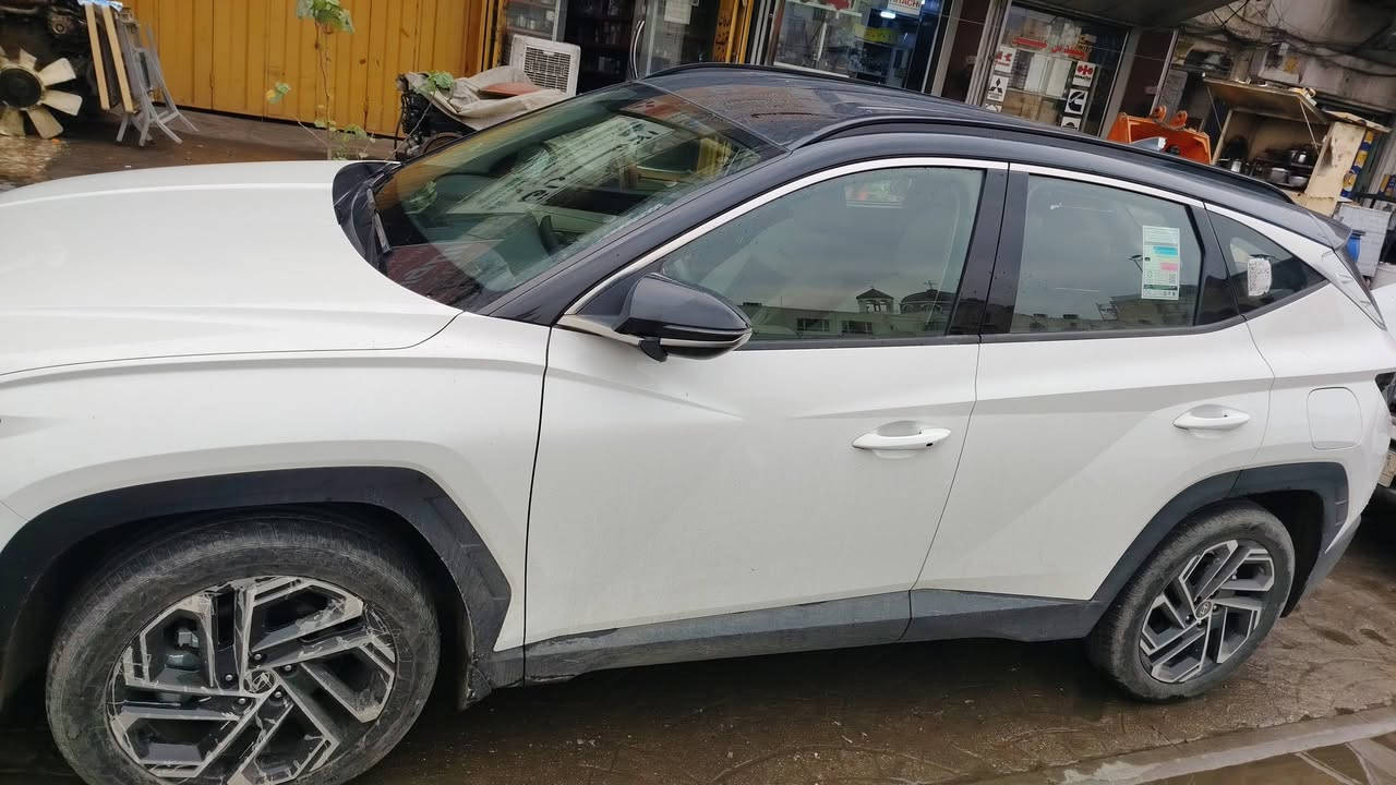 سلام عليكم توسان 2025
خليجي ماشية 3000 شبه زيرو
فول تو كلر صندوك كهرباء 
كراسي كهرباء فول مكفول 
سعر 234 
***********
