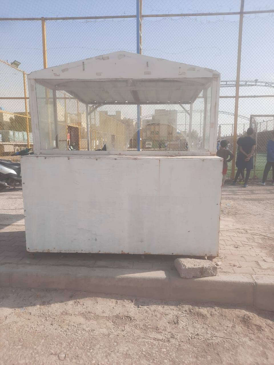 كشك للبيع كامل كهربائيات وجام وبيبان السعر 400 العنوان العمارات الجديدة والبراد مال عصير سعرع 70 وبي مجال بعده جديد للأستفسار واتساب ***********
