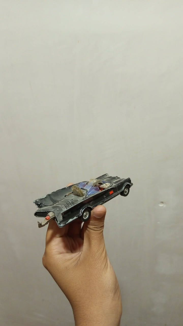 Taxi London 
Batman car 
Corgi 🇬🇧
قطعتين تحف من كورجي بترابهن 
السعر 10 الف للقطعتين ❤️✅
يتوفر توصيل الى جميع المحافظات ❤️


**إذا كنت صاحب هذا الإعلان وتريد حذفه لأي سبب، رجاءا أرسل رسالة إلى الدعم الفني**