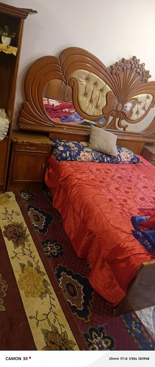 سلام عليكم اخوان
عندي غرفه اخشاب صاج البلوك لبيع 
الغرفه نضيفه وقويه نضافه ٩٠ السعر ٨٥٠ الف 
مكاني بغداد ابو غريب الشهداء متواجد خاص او انتصال 
***********
