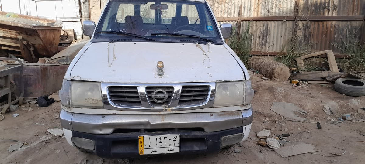 نيسان تك قماره ٢٠٠١ بي أسمي يوجد فيها رشات صبغ في الچاملغ محرك٢٤٠٠ أنجكتر 
تبريد جيدجدا 
باور كير عادي/ تخم تاير بريك جديد اربعه تاير/كهربائيات جميعه شغاله
/ لايوج بخارأوتنقيص في المحرك /
سنويه لم تجدد منذ سنه ١
(مطلوب فيها
٦٧ $
 ***********
أبو علي
