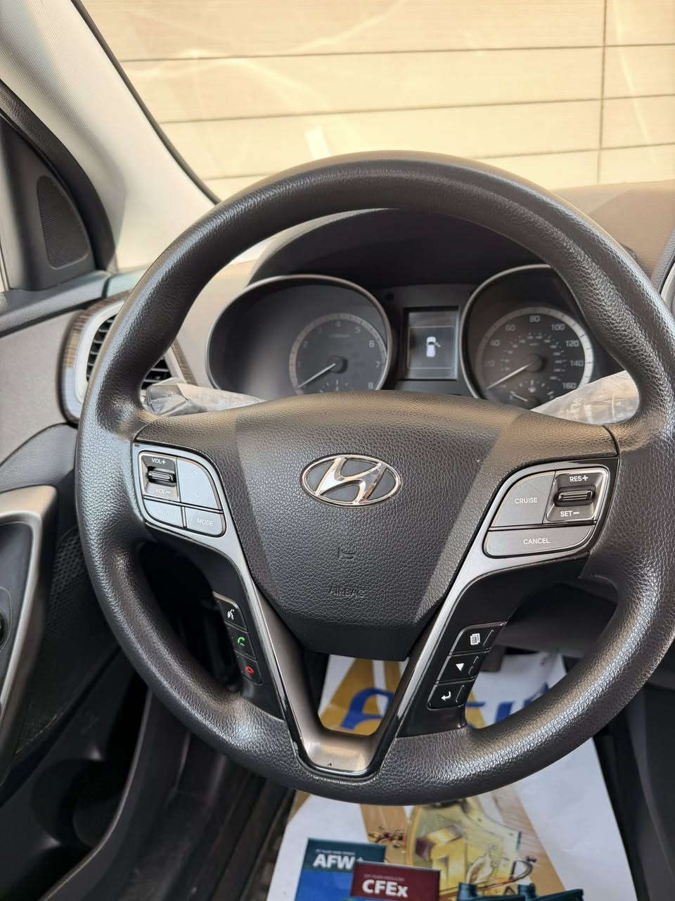 للبيع سنتافيا Fe Sport
التفاصيل المواصفات:
• الموديل: 2017.
• المحرك: 4 سلندر، حجم 2400 (اقتصادي وعملي).
• المسافة المقطوعة: 59 ألف ميل فقط (ممشى حقيقي وقليل).
• الوارد: أمريكي (ضرر بسيط جداً: دعامية وخشم البنيد فقط، وباقي السيارة ).
افحص سونار وتدلل 
ملاحظات البدي:
• السيارة استخدام شخصي وعناية تامة.
• توجد بعض الملاحظات البسيطة بالدعامية الخلفية (موضحة للأمانة).
كير ومكينة خير من الله
السعر المطللوب:
💰 16,000$ (شدة و60 ورقة) وبيه مجال طيب للشراي المباشر.. "تجي وتشوف وتدلل".
📍 المكان: بغداد - الكرادة.
للتواصل والاستفسار:
[ضع رقم هاتفك هنا] 📞


**إذا كنت صاحب هذا الإعلان وتريد حذفه لأي سبب، رجاءا أرسل رسالة إلى الدعم الفني**