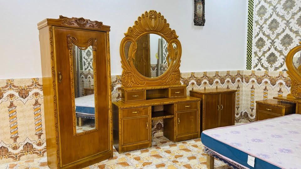 سلام عليكم يوجد اشكال الغرف النوم للبيع وأسعار مناسبة جديد ومستخدم العنوان الرمانه يم الجسر الاستفسار ***********
