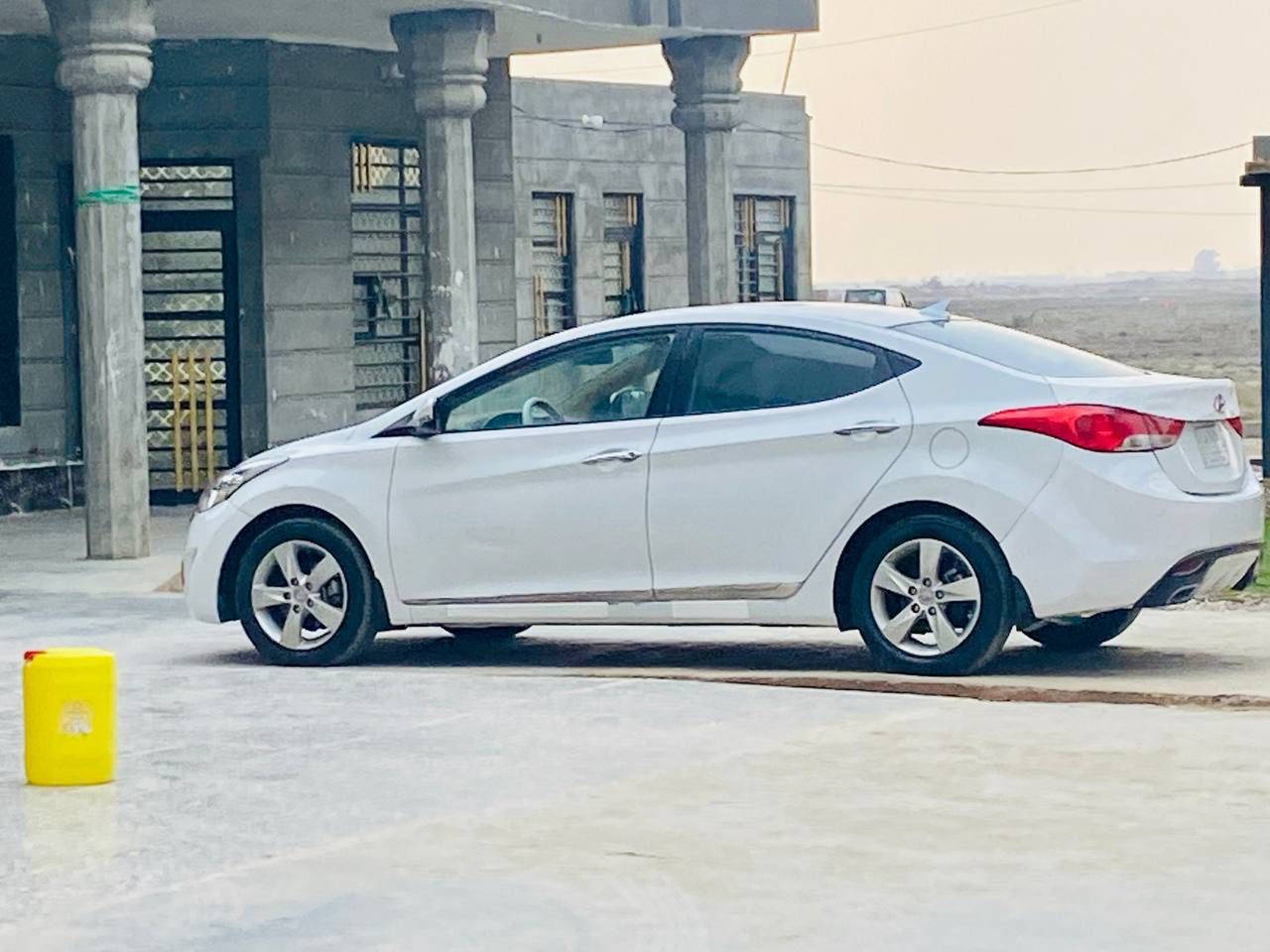 النترا.  ٢٠١٢.  خليجي
بيها صبغ شي بسيط كلش. بدون ضربه 
 
محرك 1800. مبدل كازكيت 

سياره مال جناي جاهزه من كلشي 
رقم بغداد.   سنويه. لل ٢٨

السعر. 108 وبيها مجال 
الموً شراي رجأ لا يتصل 

***********
