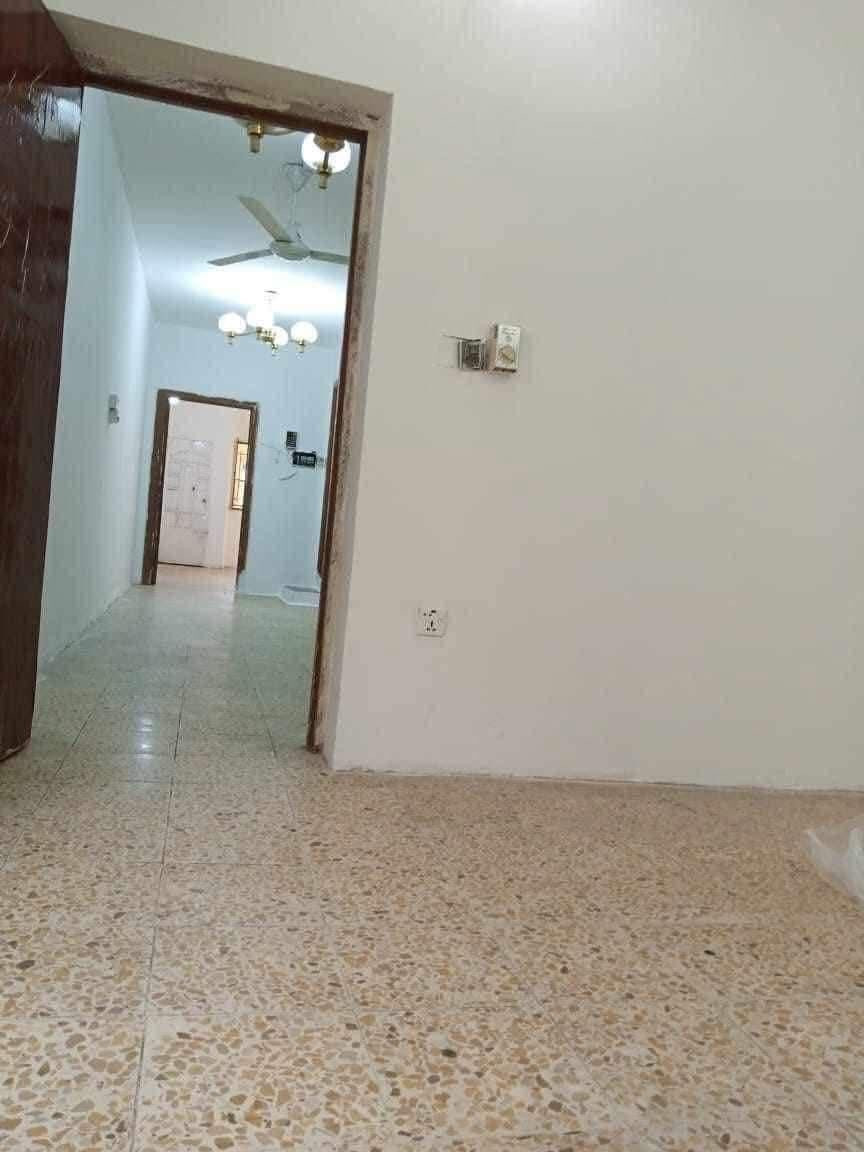 دار للايجار مساحة 135 متر

بناء كلاسك 

الموقع / شارع فلسطين حي المهندسين

الطابق الأرضي

كراج صالة غرفة نوم مطبخ خدمات منور

الطابق الثاني

غرفتين نوم خدمات

 مكتب الديار الخضراء للعقار شارع فلسطين حي المهندسين يوجد لدينا عروض اكثر للاستفسار يرجى مرسلتنا على الصفحه مكتب الديار الخضراء 
(7717740997)(***********)
