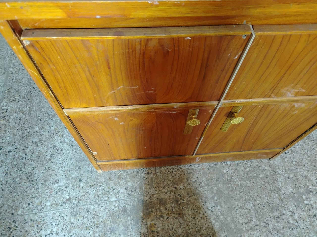 غرفة نوم ٦باب طابقين صاج السعر شغل درجة أولى ظهر جرجوبة السعر ٨٠٠ الف بعقوبة وبيها مجال بعقوبة كاطون شارع أبو رباح مجاور مرطبات السيد *********** مزاد ابو كرار الغريباوي
