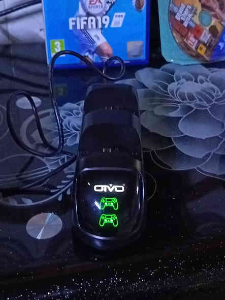 بلي 4 سلم نضافة 100/100 تجي تشوف مكفول من شخط مستعمل بس يومين فقط بي معة جوستك عدد 2 وحدة بالة وحدة تجاري أقراص عدد 2 جيتي اي وفيفة 19 مبرد شاحنة نفس الوقت العاب منزل بي بيس 26 وكلفديوتي و سيارات سعر 280 وبي مجال الاستفسار واتساب *********** مكان بصرة
