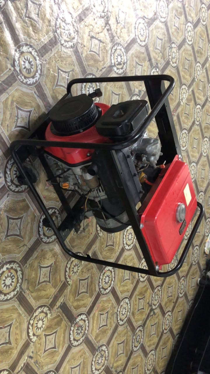 مولد كاز حجم ٥ كيفي ٢٠ امبيرمولد كلش نضيفه تشتغل اول سحبه نقص باتري فقط السعر ٣٥٠ الف مكان التاجي توصيل للكاظميه موجود ***********
