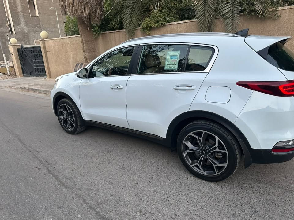 سبورتج ٢٠٢٠ جيتي لاين اعلى فئة بالمواصفات فوولمكفوله كفاله عامة لا صبغ ولا بارد ولا تبديل ولا حالوب  🟢ماشية ٤٨   ألف 🔴 جديده جدا السيارة بدون اي نقص بوضع الوكالة بأسمي سنوية اصدار جديد لغاية ٢٠٣١ وهزة جديدة يعني تحويل ثاني يوم 
السعر 🚘     ٢١٥     وبيها مجال بسيط 
بانوراما 🌈 داخل جلد لونين جديد جدا 🌈 بصمة تشغيل وبصمة ابواب وتشغيل عن بعد 🌈 كراسي كهرياء 🌈 صندوك كهرباء🌈 مري شفط وانارة ترحيب بالمري🌈 شحن واير لي تلفون  وشاشة كار بلي وشاشة اعطال 🌈هند بريك بصمة ومانع انزلاق وصعود منحدرات 🌈وحساسات  امامي وخلقي ورادرات  وبعد بيعا هواي مواصفات 
مكاني بغداد الاعظمية ***********
