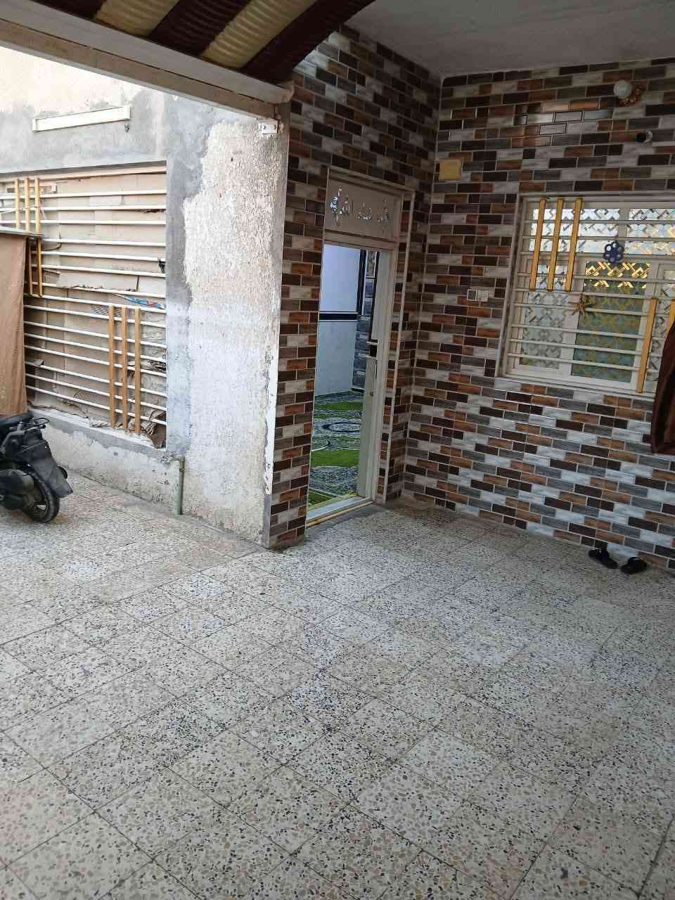 السلام عليكم
دار للبيع المساحه ١٥٠م طابو صرف في منطقه حي الحسين الجديد  طابقين 
الطابق الأول يتكون من استقبال ٦×٤
مطبخ ٣.٥×٣.٥
صاله ٣.٥×٣
غرفتين ٥×٣.٥
وصحيات 
الطابق الثاني "غرفتين وصاله ومخزن للاستفسار الاتصال على الرقم ***********
