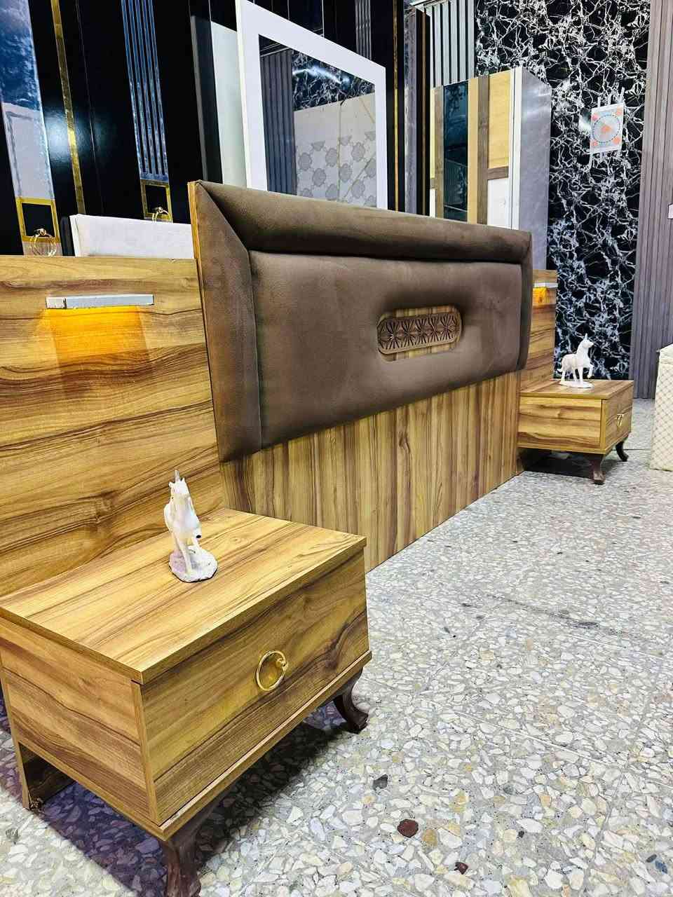 غرفه تركي موديل حديث
موديله حديث 💥
اناره شغاله 💡
 نضافة90 ٪💯
عدد القطع / 6 
نضام / أبواب 💢 
***********
