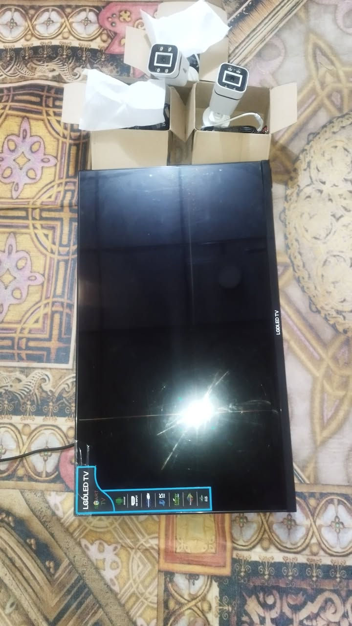 كامرات وشاشه جدد بالكارتون مامستعملات للبيع المكان كوفه قرب مسلم ابن عقيل للتواصل ***********
