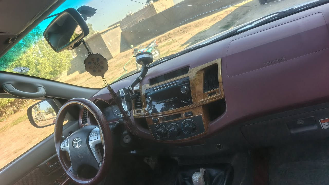 سلام عليكم ورحمة الله وبركاتة هيلوكس 2014للبيع كفاله عامه رقم سليمانيه محرك جديد حداديه تخم تاير سيارة مال جناي خير من الله  تحويل ويمت متريد حوالك عندي وكاله بيها مكاني بابل الخميسيه للستفسار تصل ‏‪***********‬‏
