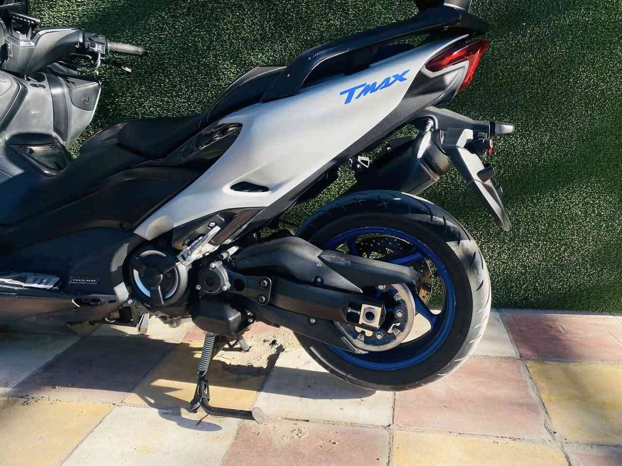 السلام عليكم للبيع تي ماكس
كفاله عامه
 دراجه حلوه وخير من الله 
ماشيه ٢٦ 
مواصفاته معروفه  
نظام Abs
مانع انزلاق 
جامه سلايت 
بصمه تشغيل 
حجم المكينه ٥٦٠
 
موديل ٢٠٢١  
للاستفسار الاتصال***********
