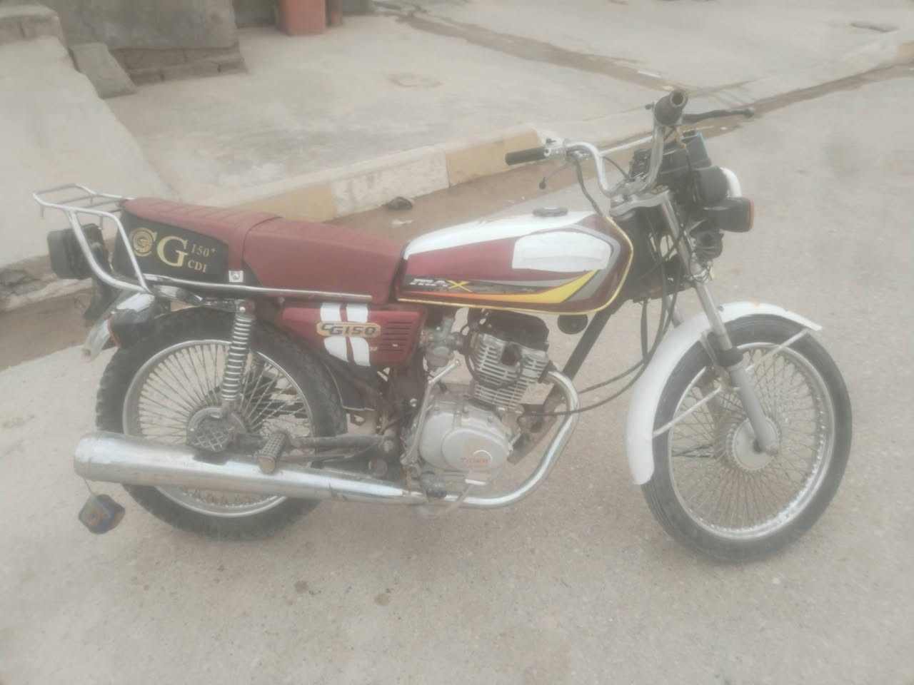 سلام عليكم دراجة تايكر اربعه گير مديل 23محرك ما مفتوح لاصرف لابخار كهربائيات شغاله بي ورقه السعر 480بي مجال مكاني جلولاء متواجد خاص
الرقم***********
