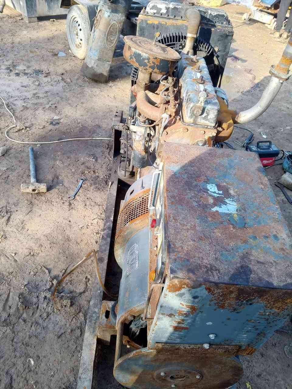 للبيع مولد بيركز صيني 4بستم توليد 37كيفي طبك بلادي شرط لاصرف ولا بخار المكان ديالى الاتصال***********
