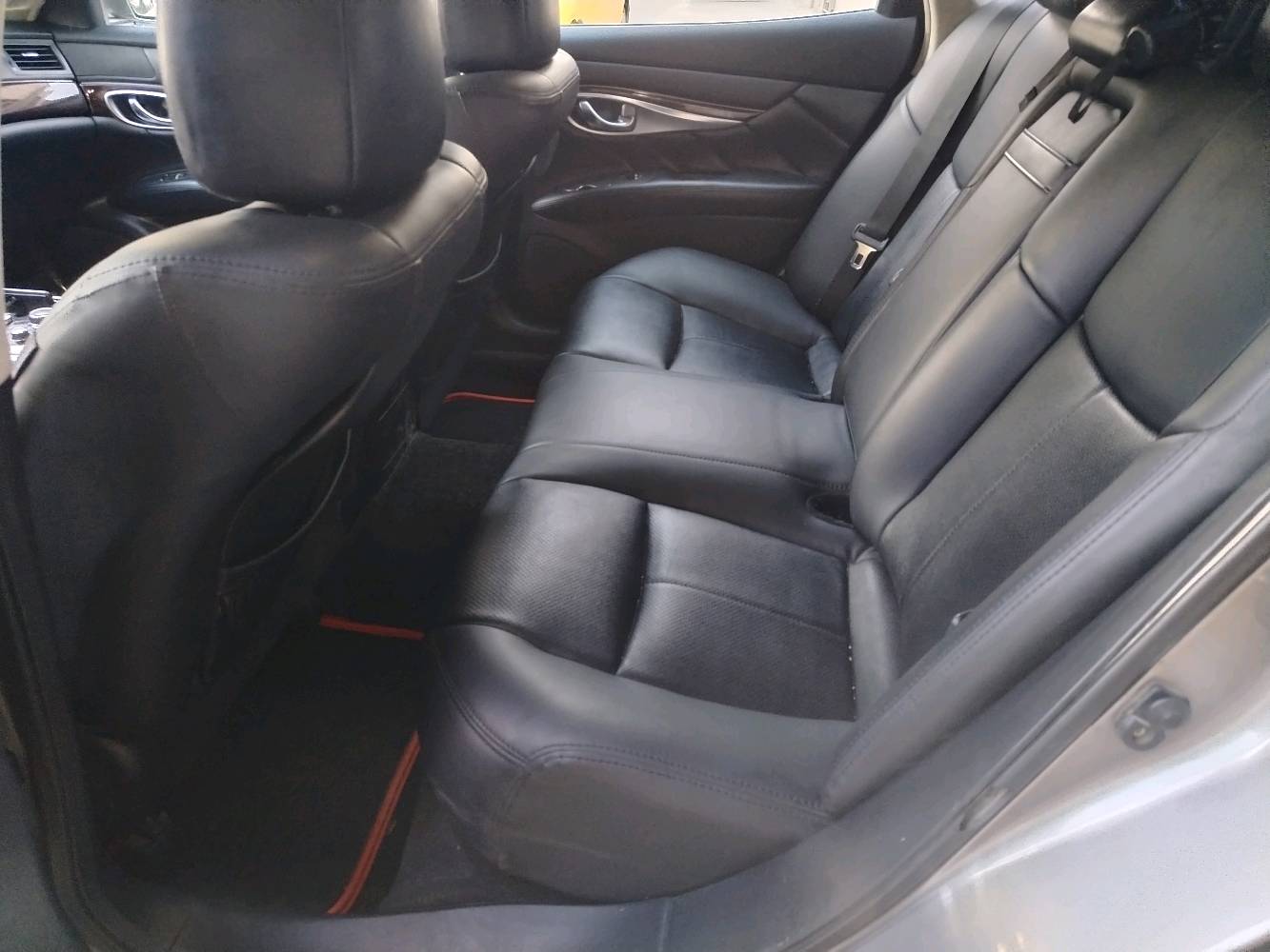 للبيع انفنتي M37 2013
رقم بغداد الجديد بأاسمي 
السياره وارد امريكي بدون غرق بدون  حادث بدون ايرباك  فقط سرقة قطع وشادين غير قطع وصابغين السيارة
بصمة
سلايد
مري شفط عند الفتح والغلق  وقلابة عند الرجوع
كشنات جلد وكهرباء وتدفئة وتبريد
خرن كراسي
ستيرن كهرباء وتدفئة
دعامية امامية S
لايتات جدد مع زرع عدسات لايت نهار
تبريد ثلج
بك لايت لد  جديد 
محرك وكير مكفولات
ويل كب تو سايز ١٨ مع زوج تايرات جدد
شاشة اندرويد ابل كار بلي و اندرويد اوتو مع تشغيل الويز وجميع البرامج كامرا دوارة
حساسات خلفية 
 والسيارة وبيها مكانات جاردة
الداخل جديد لوك
بغداد السيدية
***********
السعر ٩٥ وبيها مجال بسيط