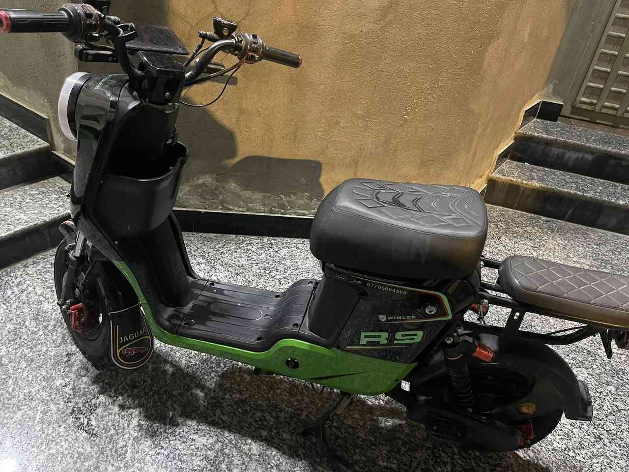 سلام عليكم دراجة ار9 للبيع موديل 2025 الله شاهد اليوم بدلت البطاريات الريان الأصلية 
السعر 375 وبيهة مجال العنوان ياسين خريبط
رقمي :***********
