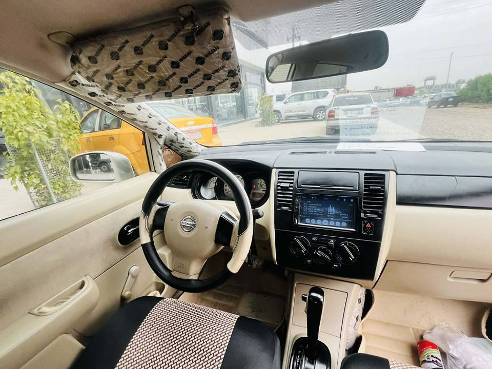 نيسان تيدا موديل ٢٠٠٩ كالبونه وه ي توزيك هه يه دوو پارچه بوياخ به شه رتي به ناوكردن ديناري مصروفي تيا نيه مالي دوسته به شه رتي گير مكينه سياره ي معره ز نيه بو زانياري زياتر *********** كالار, السليمانية
