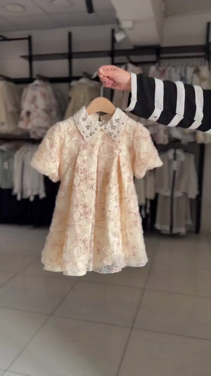 #موسم العيد ويه محلات ميكي مختلف ❤️

فستان يلبس من 6-7-8-9-10-11-12 سنة ✅

العنوان 📌الصويرة -حي المعلمين -شارع عمارة المنغر  -مقابل سرمد مول -مجاور تنزيلات حمودي -مجاور كريم بلادي للستائر

🚖توجد خدمة توصيل لكافة محافظات العراق 🇮🇶🚖 
للاستفسار***********
