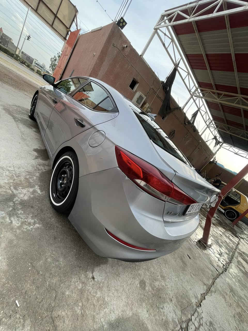 السلام عليكم 
الانتره مديل 17 فول عده الفتحه 
بصمه 
رادارات 
اشاره ترحيب 
تحكم جهتين  تدفئه بل كشنات 
رقم بابل نكليزي شرط التحويل 
السياره مانقصها برغي جاهزه
السياره بيها صبغ فقط 3قطع فقط صبغ 
مكاني بابل ***********
