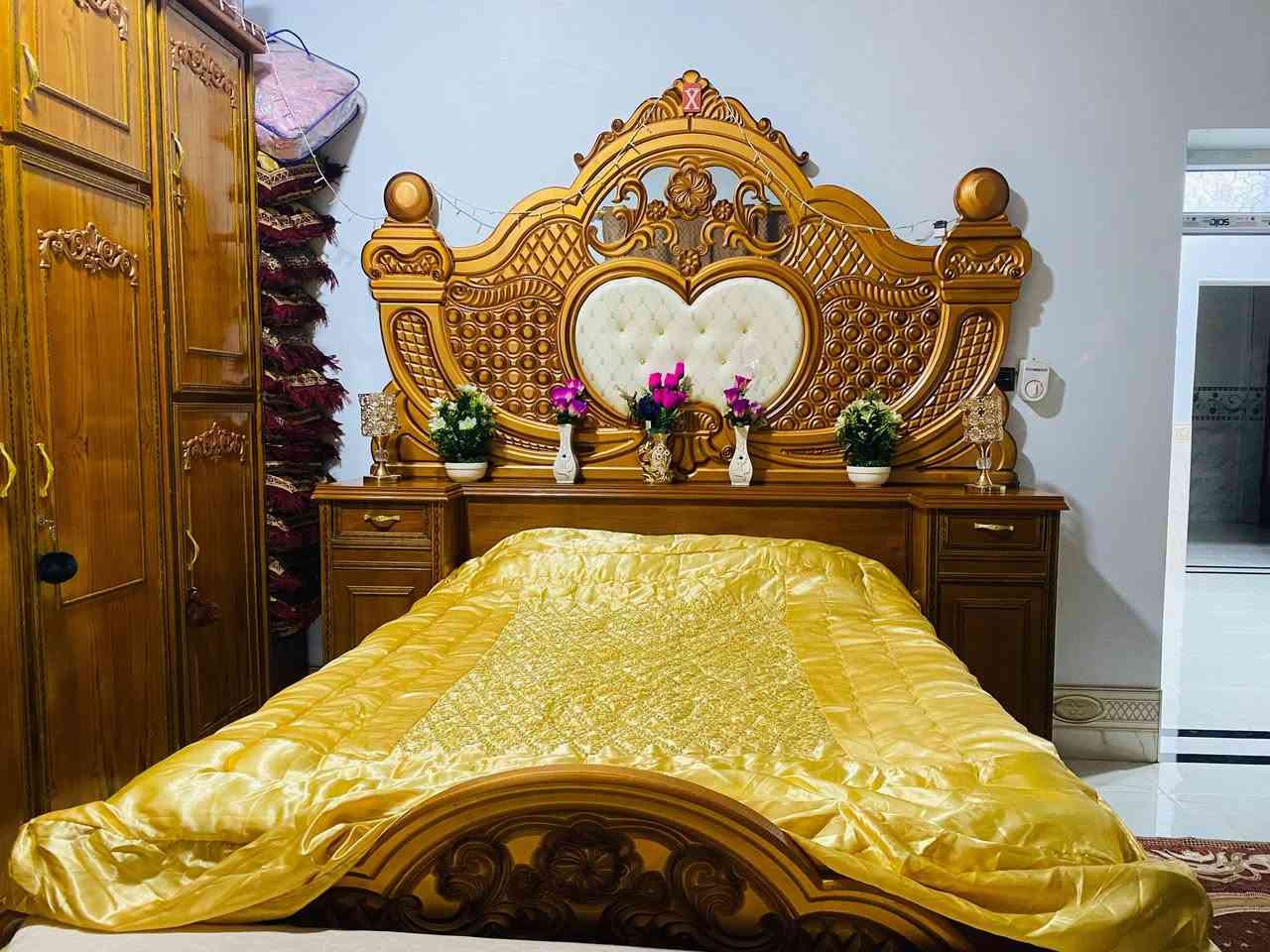 غرفه نوم عراقيه حطاطه صاج درجة اولى نضافه فول يعني100/100 شرط السعر مليون و500 هيه والدوشك والشالوزن مالها العنوان الرمانه البعبيد الاتصال ***********
