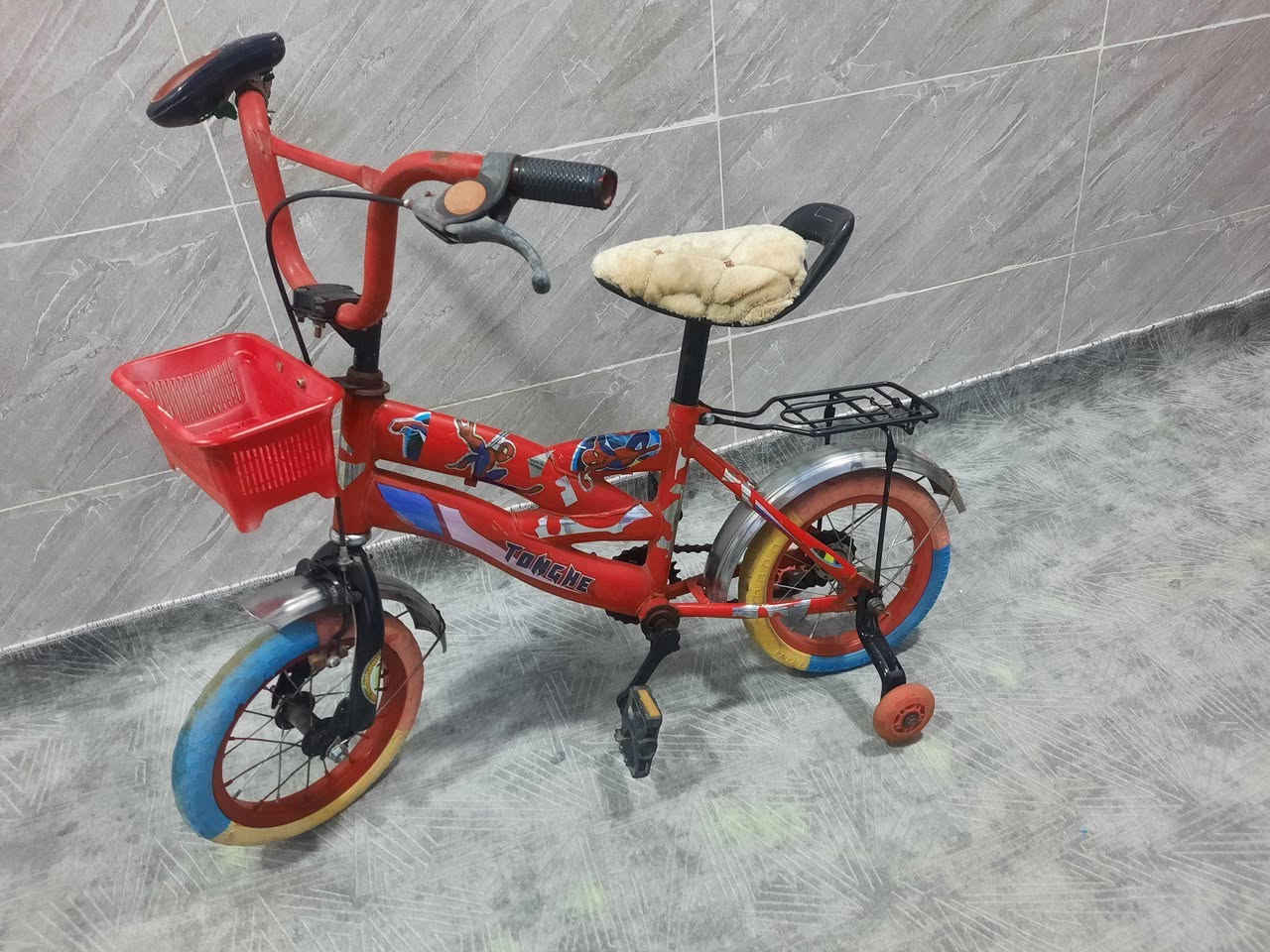 بليسكل بالة حجم 12 ماركة قوية 
25الف كركوك *********** كركوك, العراق
