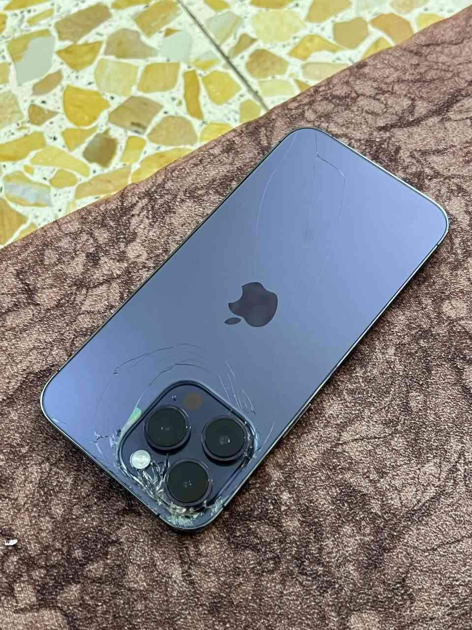 للبيع
14 pro max
ذاكره 256
بطاريه 87 
جهاز بلادي ضربه بالضهر فقط وابد ما مأثره على كلشي 
825 ألف تواصل ***********

