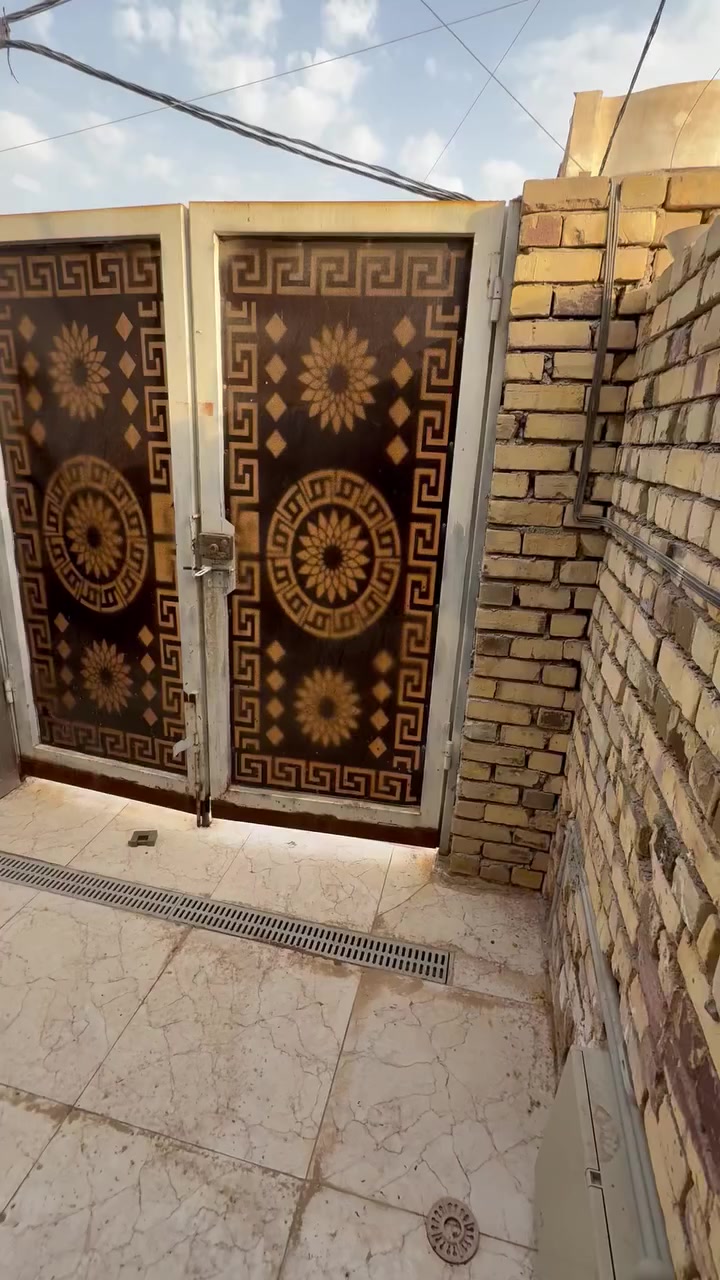 بيت 100م اجار منطقه حي موضفين خدمات متوفره قريب ع شيشان ثانيه سعر اجار 250/استفسار ***********
