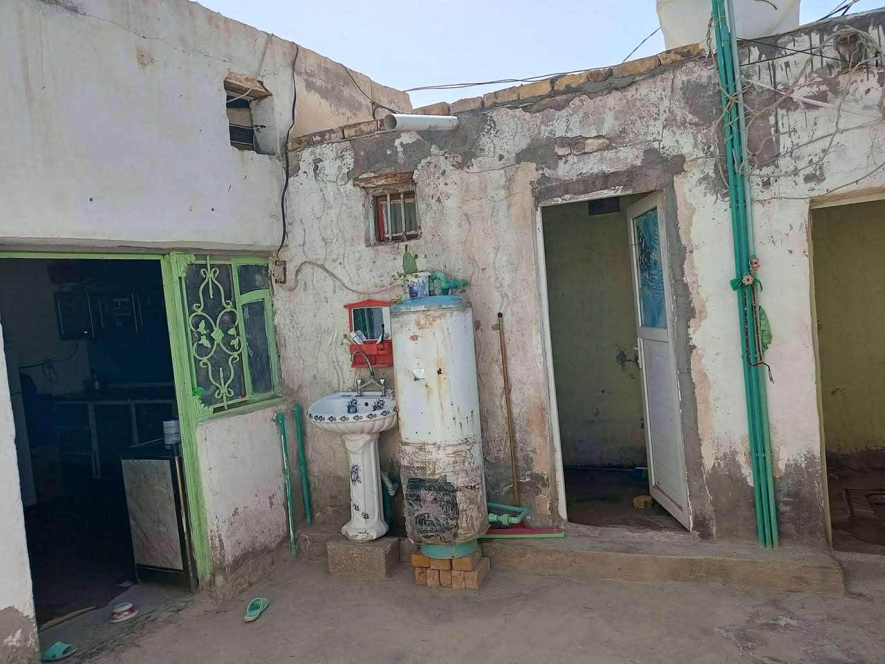 سلام عليكم عندي بيت بل سدير حي الجواد  مساحته 200زراعي سند 25 بي وصل بلبديه كهرباه +ماي بابك  مشمول بتطويب جاهز يتكون البيت من  غرفه مطبخ وبراني وصحيات السعر 20وبي مجال


**إذا كنت صاحب هذا الإعلان وتريد حذفه لأي سبب، رجاءا أرسل رسالة إلى الدعم الفني**