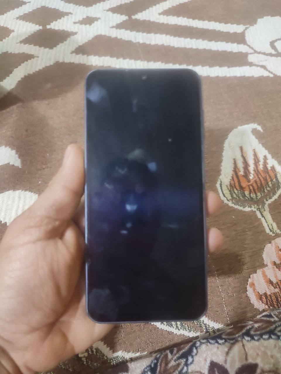 للبيع سامسونك ابدل شاشه اصليه وبيه خط بس ماماثر علي السعر ٨٠ وبي مجال  العنوان البراكيه رقمي *********** ذاكره 128
